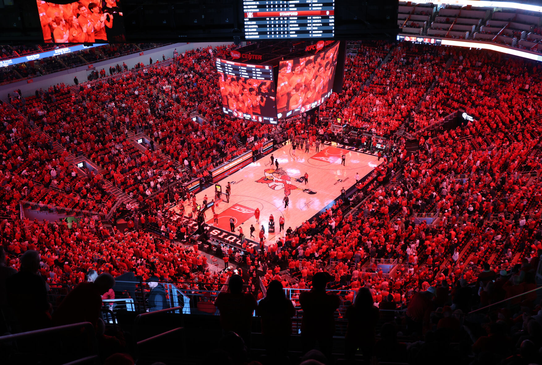 BOZICH | U of L makes major jump in basketball attendance rankings as UK tops the list